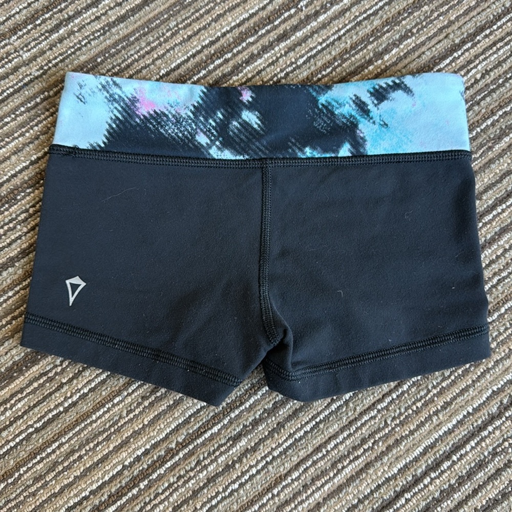 Ivivva shorts - Picture 2 of 5